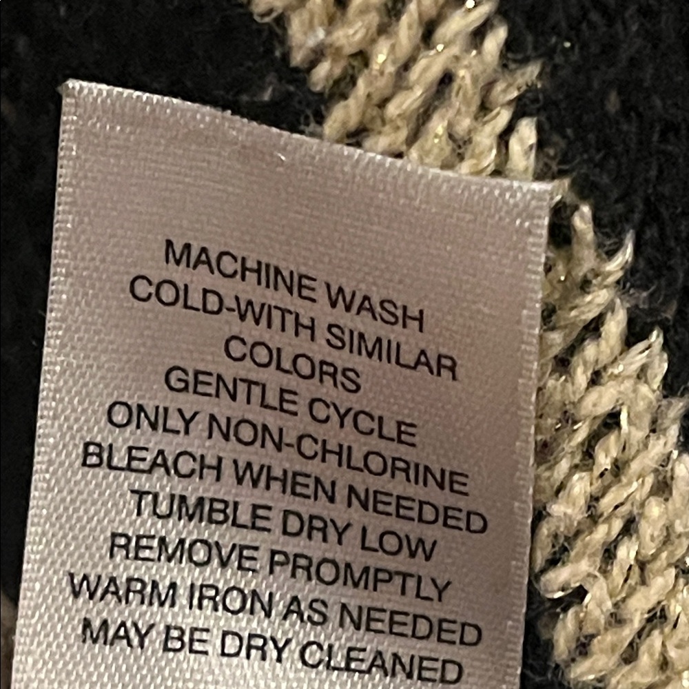 Chico’s Black & Gold Waterfall Cardigan Diamond Triangle Shimmer Size 1 - Picture 6 of 8